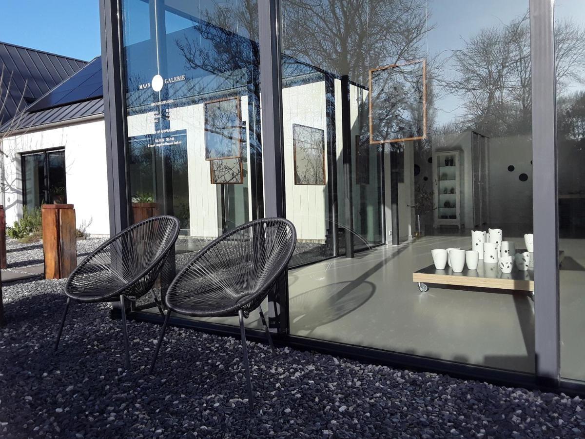 Maan B&B + Galerie Kortgene Exterior photo